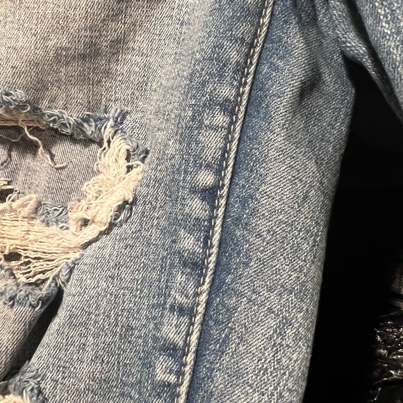 Woman’s American Eagle next level stretch ripped jeans - Picture 11 of 14